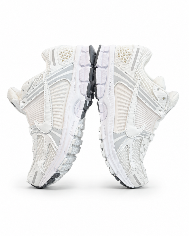 کتونی نایک وومرو 5 سفید طوسی | Nike Vomero 5